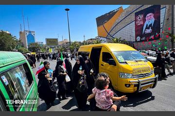 خدمت‌رسانی رایگان تاکسی‌های شهری به شرکت‌کنندگان مراسم تشییع پیکر آقای شهید ایران 8