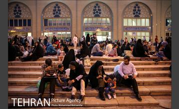 افطاری ساده در حاشیه نمایشگاه قرآن 21