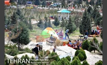 اوقات فراغت شهروندان در آبشار تهران 3