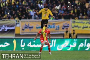 دیدار تیم‌های فوتبال پرسپولیس - سپاهان 10
