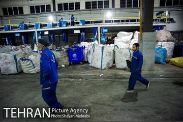 شهردار شب پوریا سوری، سرپرست مرکز ارتباطات شهرداری 15