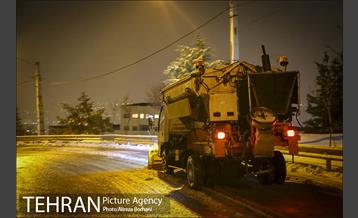 حضور نیروهاى پسماند در نخستین بارش هاى برف تهران 4