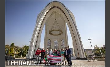 پرش با چتر از برج پرچم