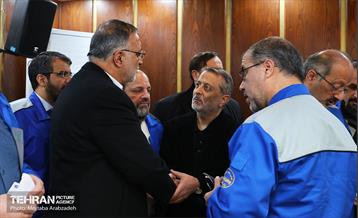 بازدید شهردار تهران از شرکت ایران‌خودرو 14