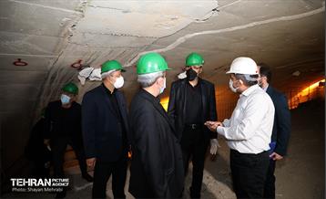 بازدید اعضای کمسیون حمل و نقل شورای اسلامی شهر از ایستگاه تقاطعی مترو توحید 33