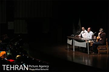 نقد و بررسی فیلم آشوب در فرهنگسرای ارسباران‎ 11