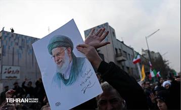 تشییع پیکر ۱۰۰ شهید مردمی و مدافع امنیت در تهران - 1 9