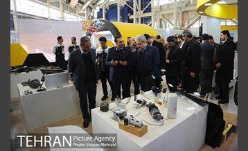 بازدید معاون علمی و فناوری رییس جمهور از نمایشگاه مترو  14