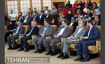 ویژه برنامه آیین سخن در رادیو ایران 8