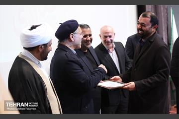 اختتامیه دومین کنگره شعر و داستان روایت پایداری 9