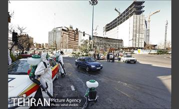 عملیات گسترده ضدعفونی خیابان ولیعصر (عج) توسط آتش نشانان تهران 3