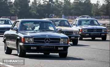 آزادی، میزبان کلوپ بنزسواران 3