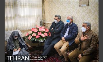 دیدار شهردار تهران با مادر شهیدان خالقی پور 12