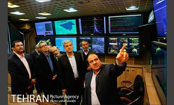 بازدید اعضای کمیسیون عمران مجلس از ستاد فرماندهی و مدیریت بحران شهرداری 12