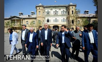 بازدید شهردار تهران از دروازه ملی و میدان مشق به مناسبت روز تهران 24