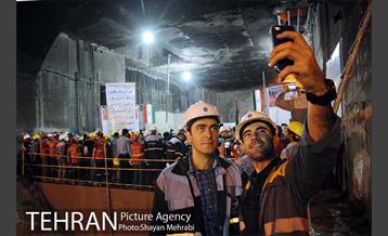 ورود دستگاه تمام مکانیزه(TBM) به ایستگاه مترو شهدا 7