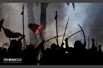 نمایش «تنهاتر از مسیح» 13
