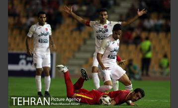 دیدار نقت تهران و پرسپولیس تهران در لیگ برتر فوتبال 18