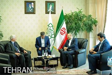 دیدار میهمانان خارجی حاضر در اجلاس جهانی شوراها و شهرداران با رییس مرکز ارتباطات و امور بین الملل شهرداری تهران 10