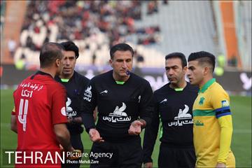 دیدار تیم های پرسپولیس  و صنعت نفت آبادان 17
