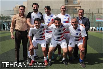 دیدار دوستانه بین پیشکسوتان پرسپولیس-استقلال با کودکان کار 2