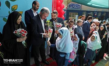 آغاز سال تحصیلی جدید در دبستان شاهد حضرت زینب(س) 17