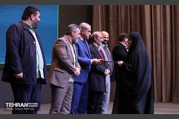 آیین تجلیل از برگزیدگان مناطق 22 گانه 17
