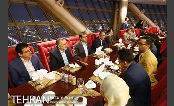 بازدید مهمانان خارجی سی و دومین نمایشگاه بین المللی کتاب تهران از برج میلاد  19