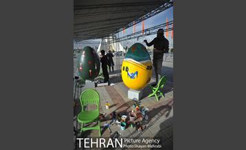 جشنواره تخم مرغ رنگی در میدان آزادی 25