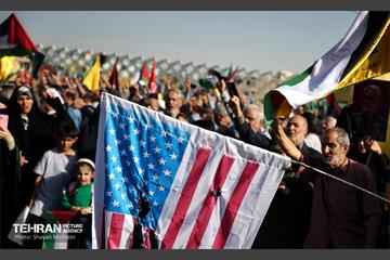 تجمع قدردانی از عملیات وعده صادق ۲ در میدان امام حسین (ع) 18