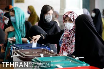 حضور شهردار تهران در انتخابات 1400