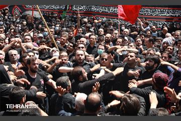 عزاداری ظهر عاشورا در میدان شهید طهرانی مقدم