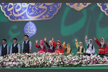 مهمانی ۱۰ کیلومتری عید غدیر در تهران - 3 40