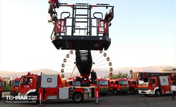 رونمایی از تجهیزات جدید سازمان آتش نشانی تهران  16