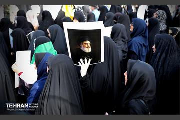 تجمع قدردانی از عملیات وعده صادق ۲ در میدان امام حسین (ع) 39
