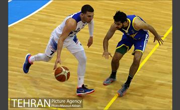 رقابت بسکتبال تیم های دانشگاه آزاد - پتروشیمی بندر امام