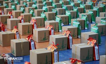 رزمایش همدلی و توزیع ۱۴۰۰۰ بسته معیشتی بین پاکبابان شهر تهران 3