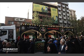 تشییع پیکرهای ۱۰۰ شهید گمنام از مقابل دانشگاه تهران 39
