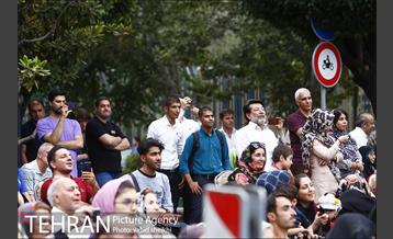 گذر فرهنگی هنری پنجشنبه های بلوار کشاورز 30