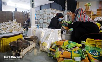 دومین مرحله از طرح اهداء بسته های معیشتی به پاکبانان 21