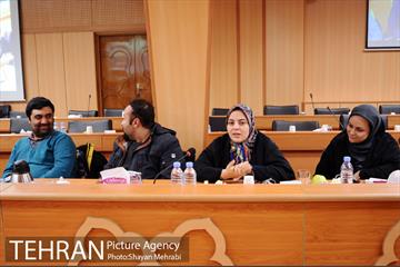 نشست صمیمانه رئیس مرکز ارتباطات شهرداری تهران با اصحاب رسانه 37