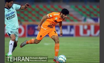 دیدار تیم های فوتبال پیکان تهران و سایپاتهران