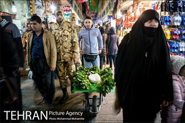 تهران یک شب مانده به یلدا 12