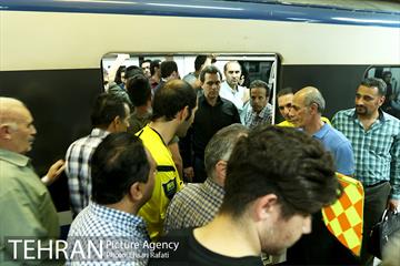 پرفورمنس آموزش فرهنگسازی قوانین مترو به مناسبت جام جهانی 15