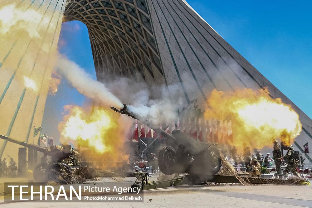 جشن تحویل سال ۱۴۰۰ در میدان آزادی  1