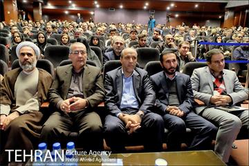 مراسم تجلیل از دانشجویان خانواده های ایثارگران شهرداری 12