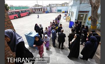 بازدید مدیر کل دفتر شهردار تهران از مدرسه صبح رویش 8