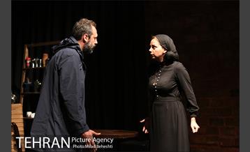 نمایش سنگ ها برای آنتیگون 6