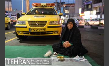 مراسم افطاری ساده در پایانه های تاکسیرانی شهر تهران 4