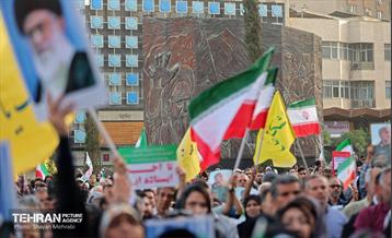 اجتماع مردمی در حمایت و تشکر از نیروهای مسلح در میدان انقلاب 29